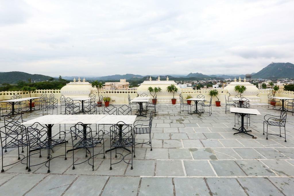 Hotel Jaisingh Garh By Innovating Hospitality Udaipur Exterior foto