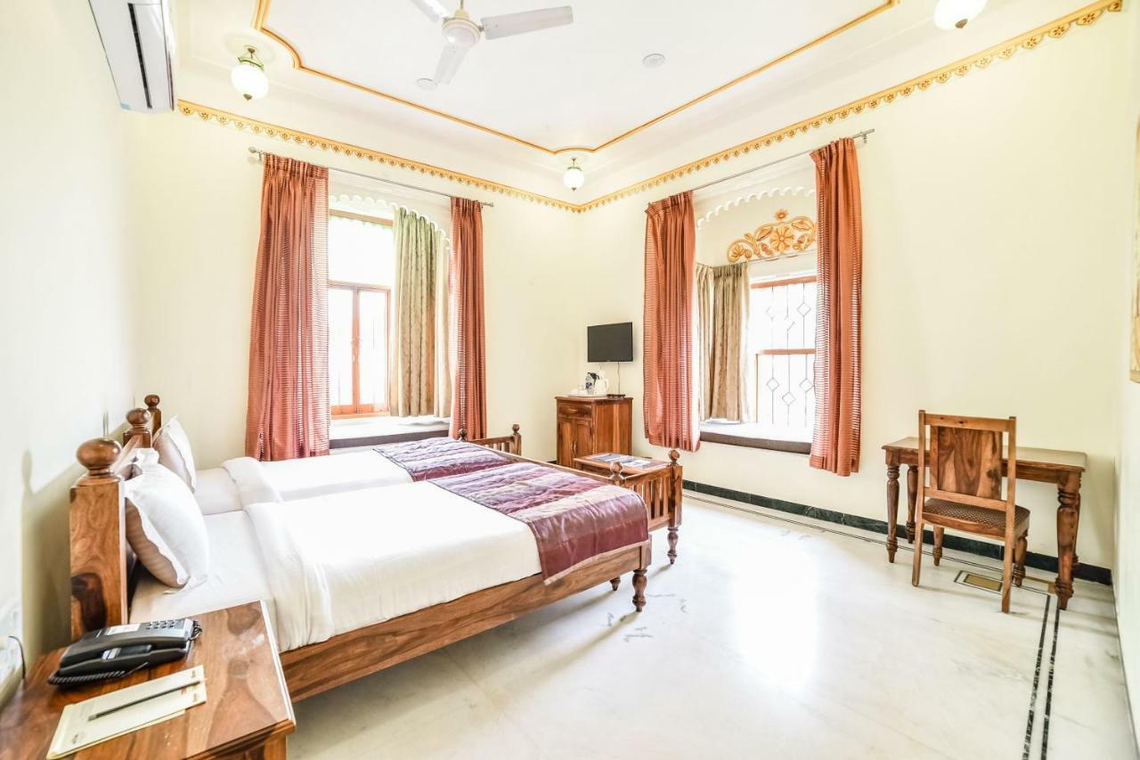 Hotel Jaisingh Garh By Innovating Hospitality Udaipur Exterior foto